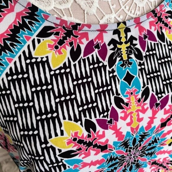 Cynthia Rowley geometric print t-shirt blouse - Picture 4 of 5